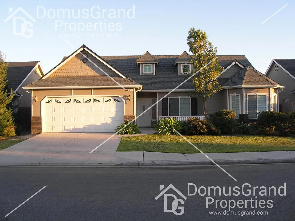 2875 E Christopher Dr photo 1