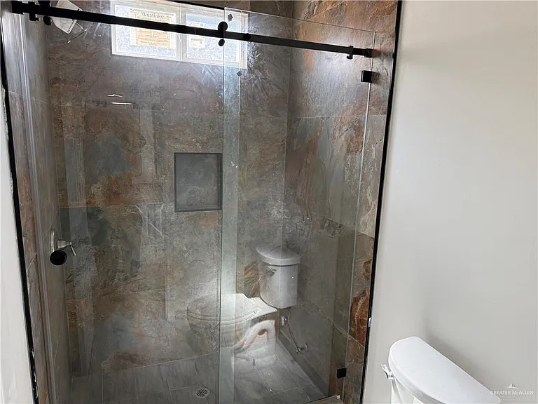 215 Constellation Dr — Photo 8