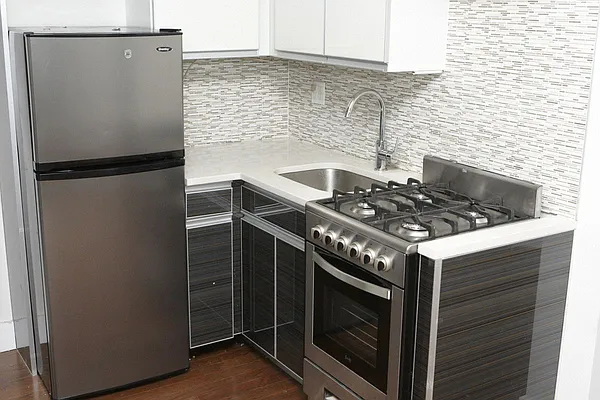 Rented by Miron Realty Group | media 23