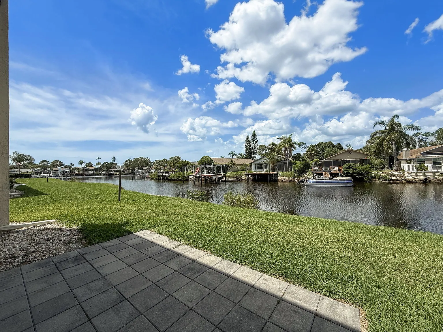 2 bed, 2.0 bath, 1066 sqft, $1,690 — Photo 3
