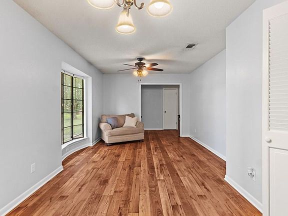 5th image of 29 Heatherwood Dr