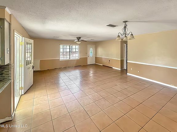 2nd image of 1320 Berrytown Cir N