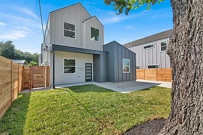 3rd image of 7601 Carver Ave #1