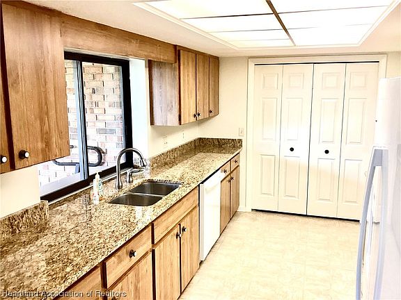 2nd image of 4719 Mercado Dr