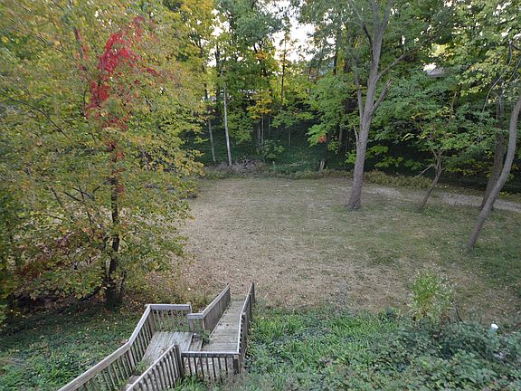 3rd image of 2613 Lakeview Ave