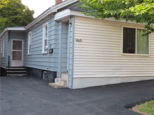 203 Seward St, Syracuse, NY 13203