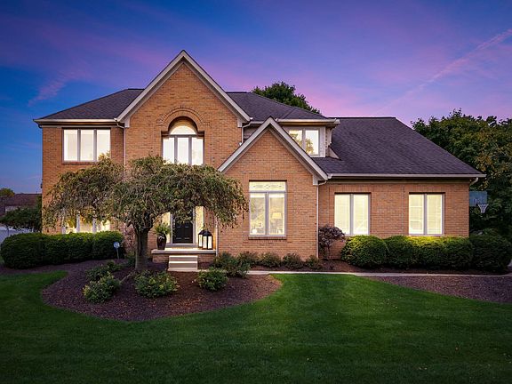 2nd image of 8843 Chateau Dr