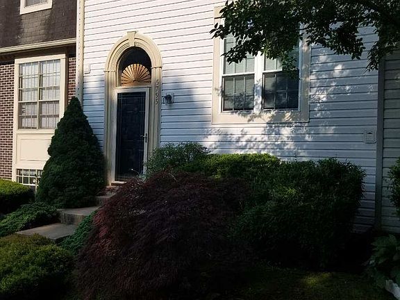 2nd image of 5795 Burke Towne Ct
