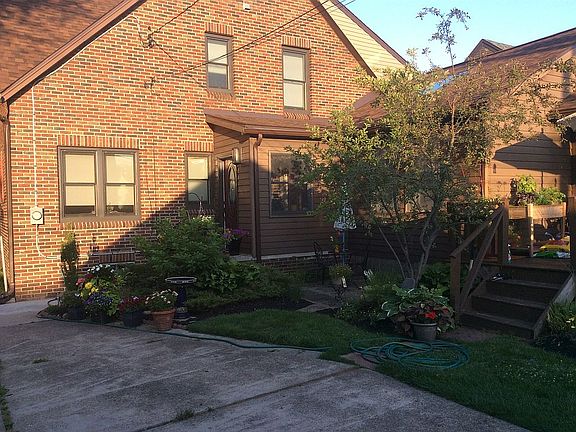 5th image of 262 Louvaine Dr