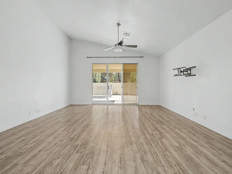 7251 E Lakeview Ave — Photo 9