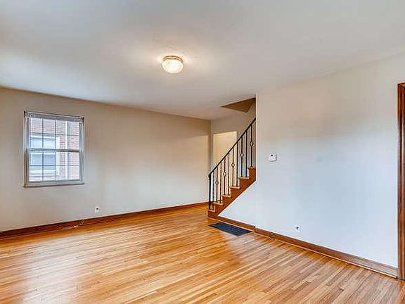 3rd image of 1571 Northwest Blvd