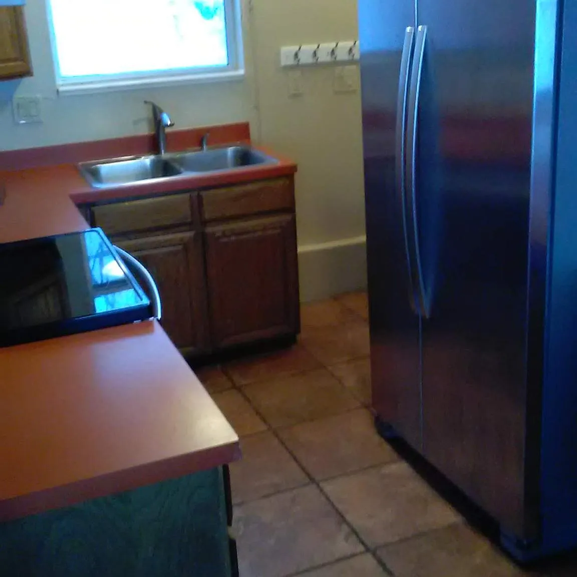 4 bed, 2400 sqft, $2,500 — Photo 4