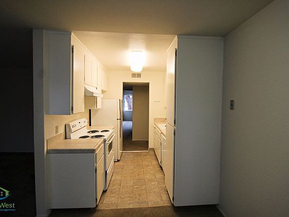 4th image of 307 Tradewinds Dr APT 6