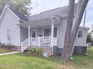 513 W 4th Ave, Lenoir City, TN 37771