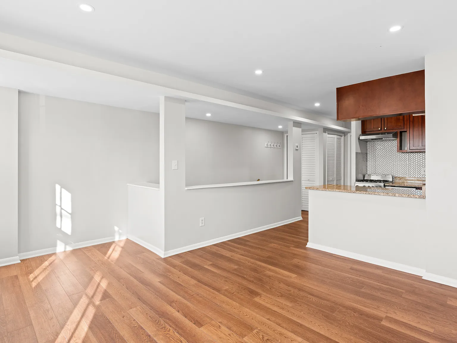 1 bed, 663 sqft, $3,200 — Photo 4
