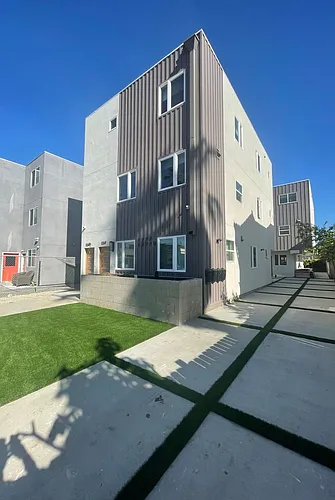 1269 W 36th St Photo 1