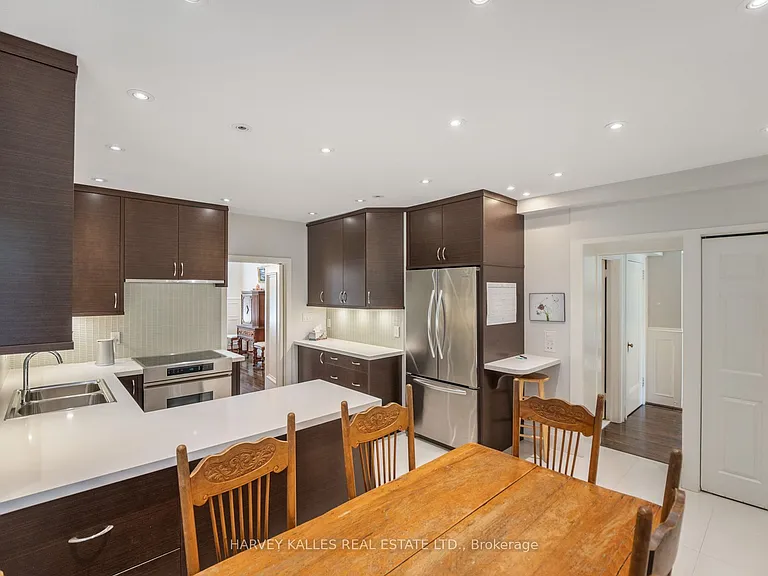 14 Dewbourne Ave — Photo 9