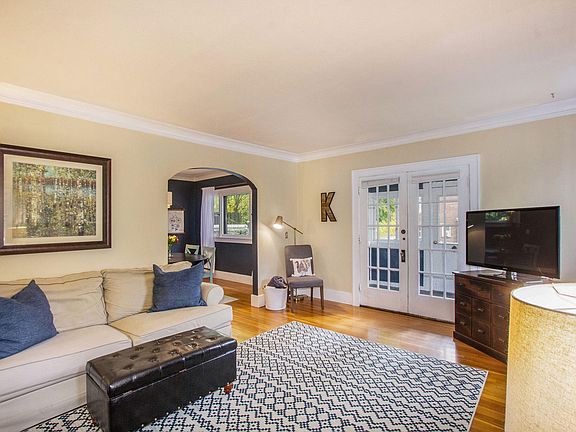 5th image of 1240 Giddings Ave SE