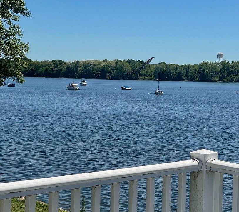 1st image of 2047 River Rd