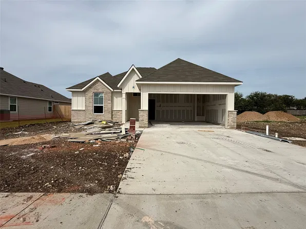 107 Jenjira Way, McGregor, TX 76657