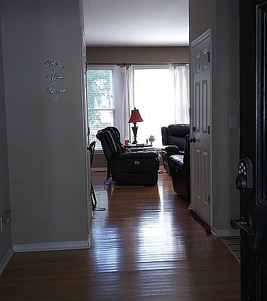 4th image of 139 Brier Bend Ct