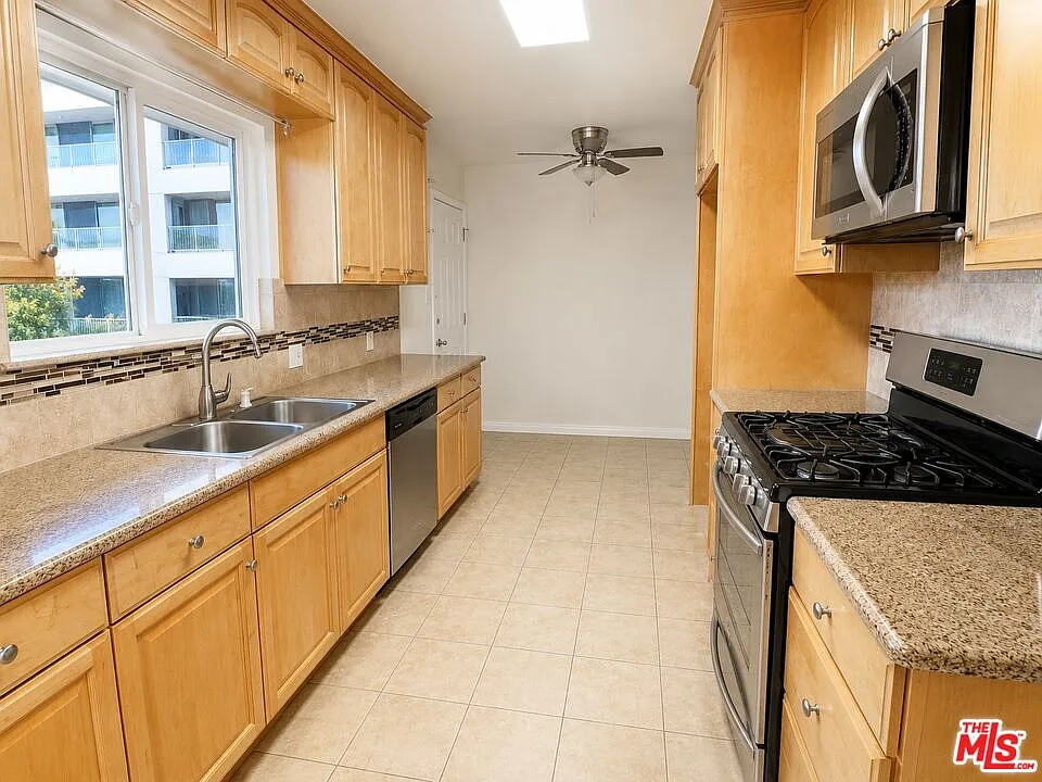 3 bed, 2.0 bath, $5,000 — Photo 4