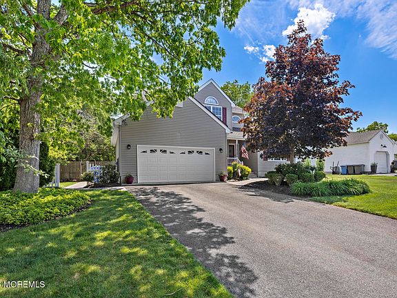4th image of 157 Squall Road