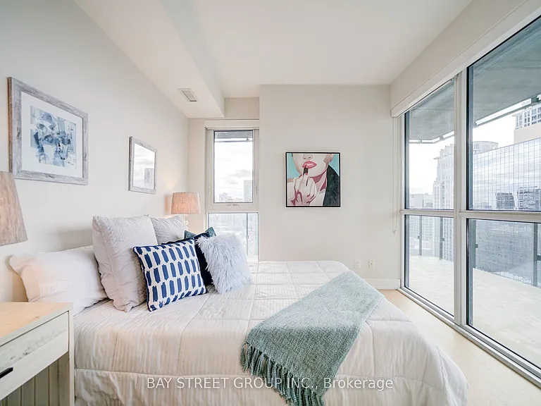 7 Grenville St #3211 — Photo 12