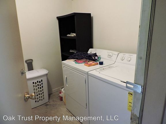 4th image of 100 Langley Dr APT A