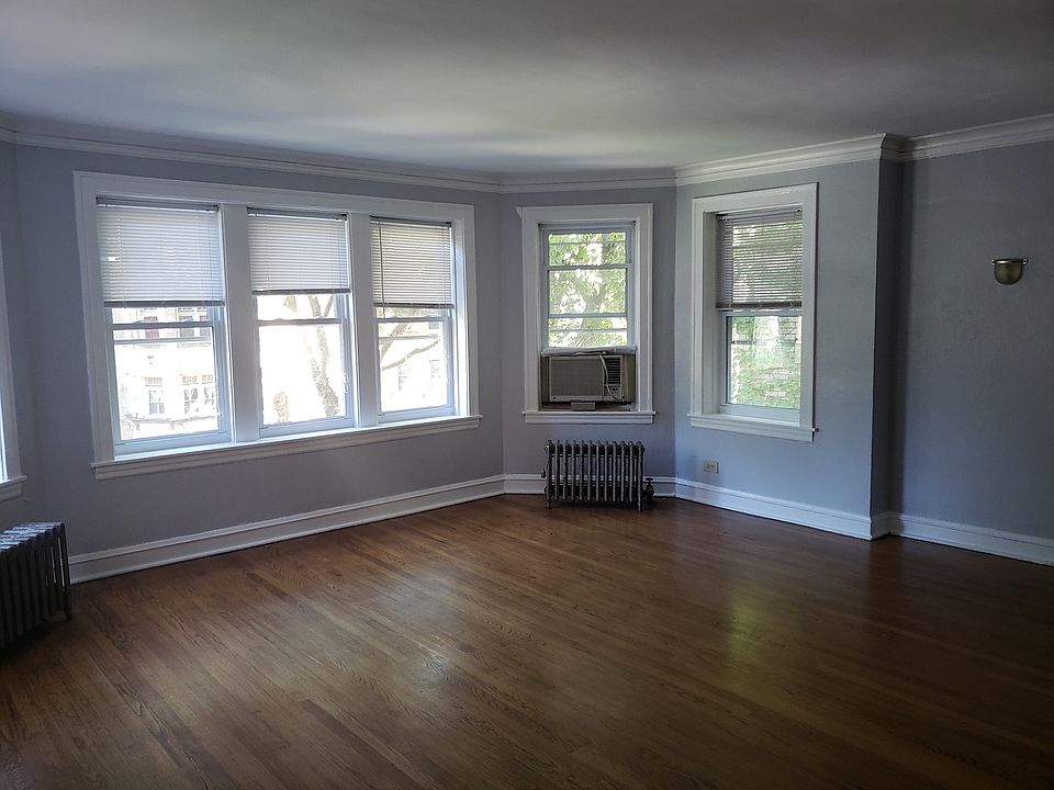 2nd image of 6126 N Washtenaw Ave APT 1