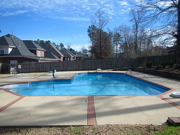3rd image of 319 Barnsley Dr