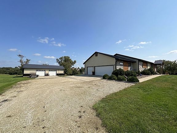 3rd image of 2394 Cumming Rd
