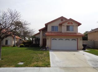 445 S Burney St, Rialto, CA 92376