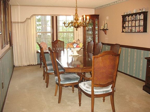 Formal dining room