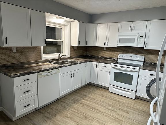 2nd image of 296 N Cherry St APT B