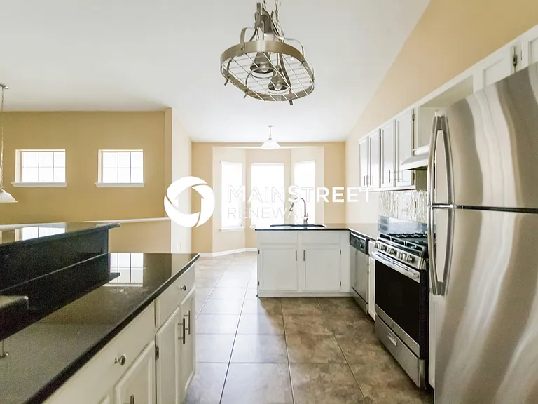 325 King Henry Rd — Photo 6
