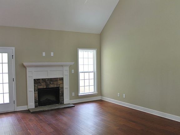 4th image of 731 Herrington Dr