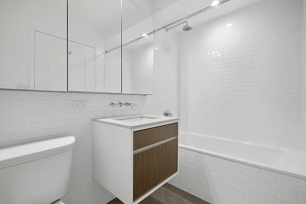 Rented by Greystar | media 8