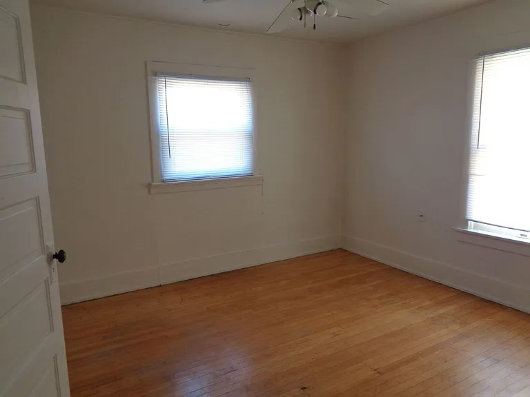 936 D St — Photo 5