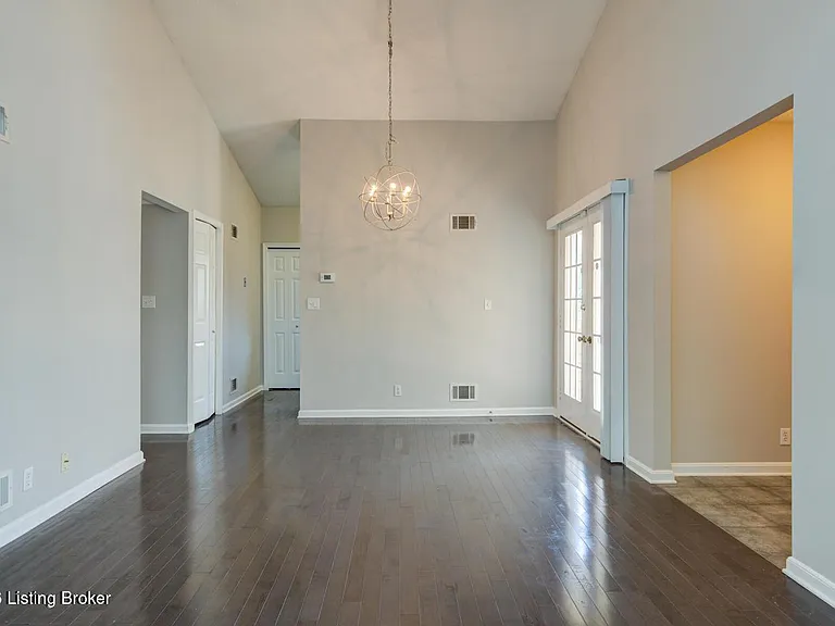 10402 Timberwood Cir — Photo 10