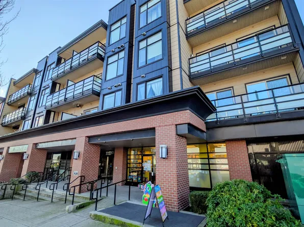 7727 Royal Oak Ave #211, Burnaby, BC V5J 4K2