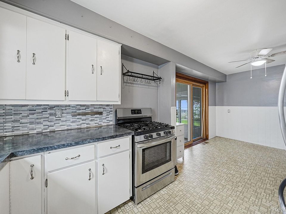 9293 Virginia St, photo 11