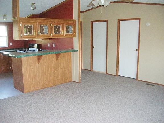 2nd image of 218 E Sanford St