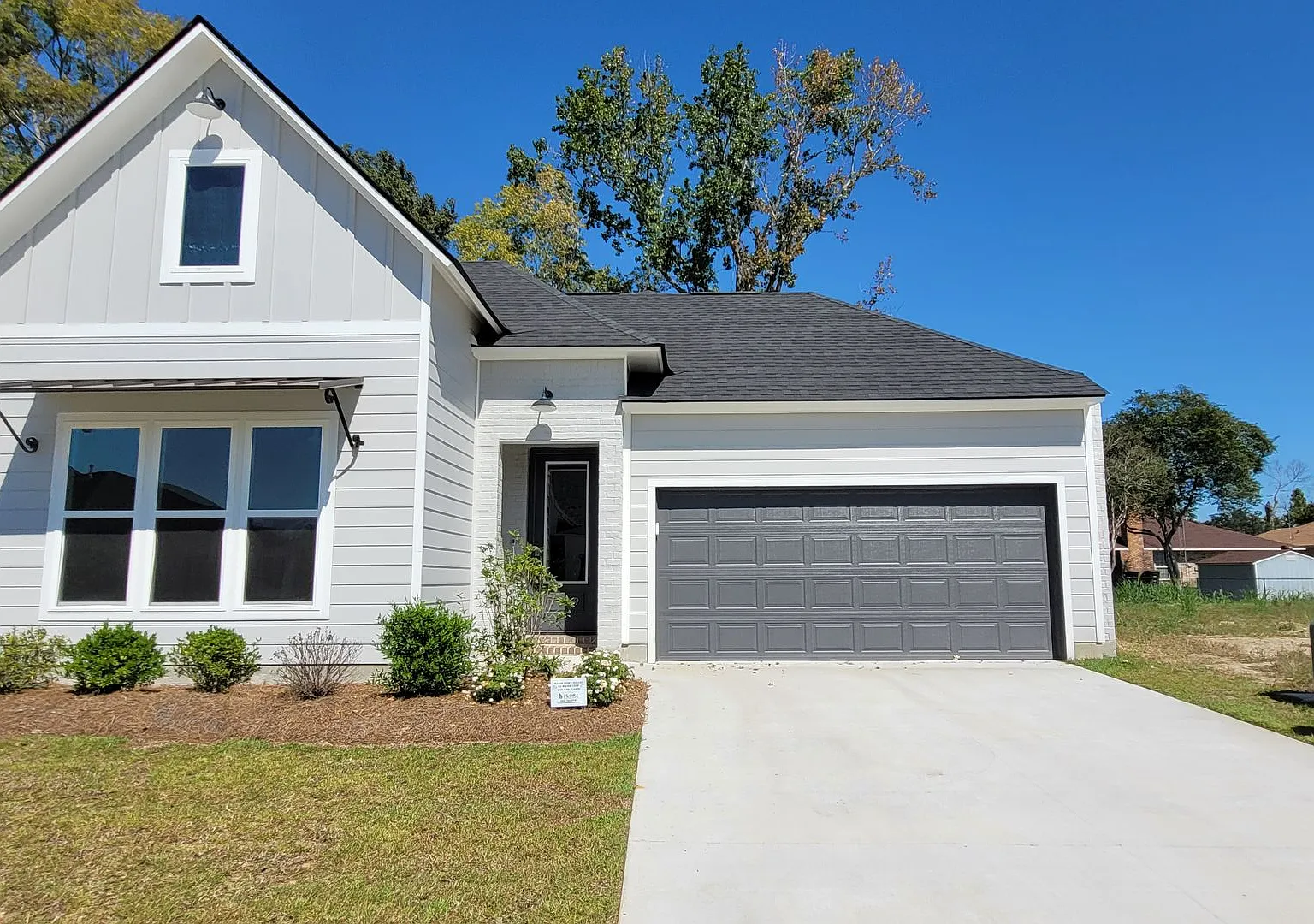 Must see in Silverside Cove! $500 off first month with 30 day move in** — Photo 1