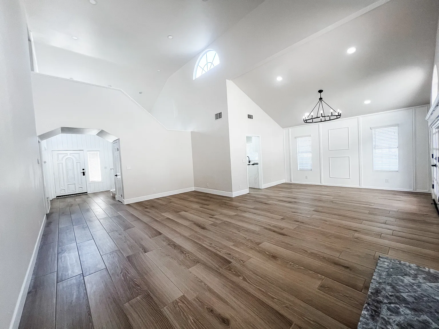 4 bed, 2200 sqft, $5,500 — Photo 3
