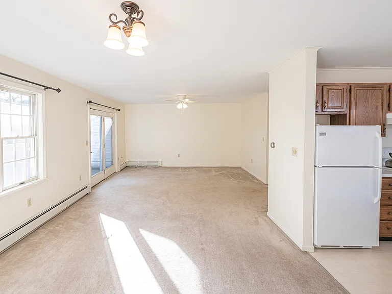 60 Riggs Dr — Photo 5