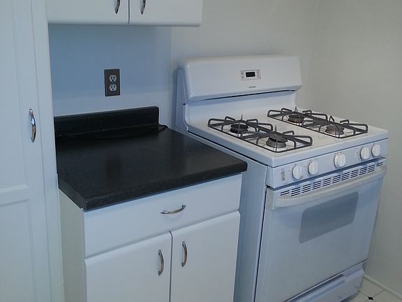 3rd image of 2503 N Beachwood Dr APT 2