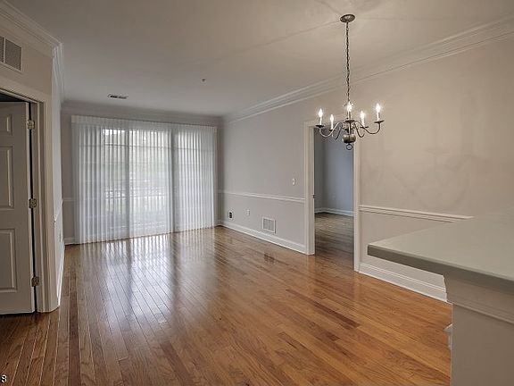 2nd image of 156 Victoria Dr #156