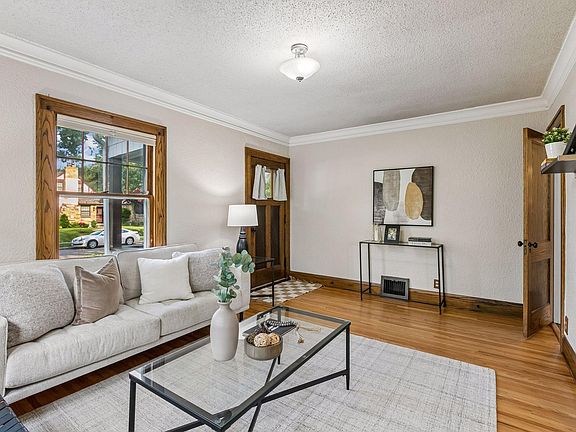 4th image of 4046 Vincent Ave N