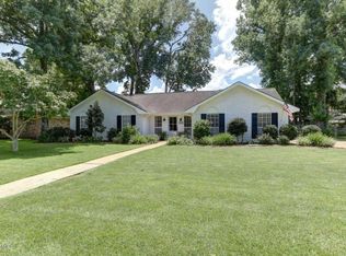 215 Robinhood Cir, Lafayette, LA 70508
